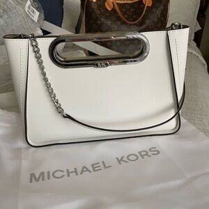Michael Kors Crossbody/Pouch White Leather Bag